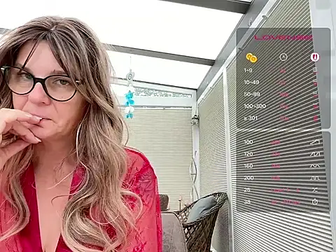 Snapshot of DirtyMarie80 chatting on 06-18-26, 05:30 DirtyMarie80 online show from 06-18-26, 05:30