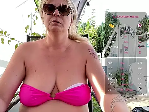 Snapshot of DirtyMarie80 chatting on 06-23-26, 02:37 DirtyMarie80 online show from 06-23-26, 02:37