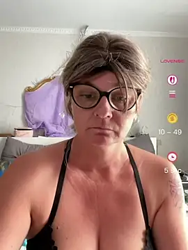 Snapshot of DirtyMarie80 chatting on 07-18-26, 01:59 DirtyMarie80 online show from 07-18-26, 01:59