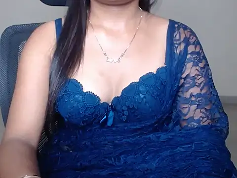 Snapshot of Elle_lala chatting on 06-29-26, 10:15 Elle lala online show from 06-29-26, 10:15