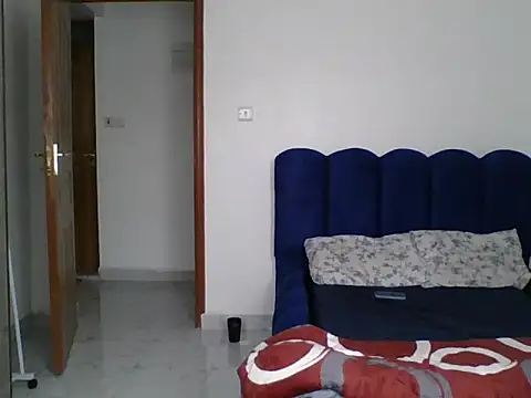 MissElsie21 online show from 06-06-26, 07:57