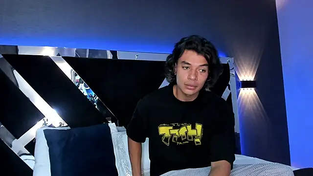 Snapshot of LycanMushu chatting on 06-06-26, 03:00 LycanMushu online show from 06-06-26, 03:00
