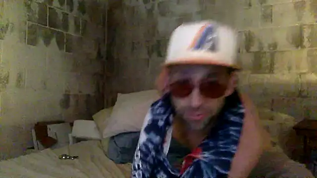 Snapshot of thierrybae chatting on 06-15-26, 03:25 thierrybae online show from 06-15-26, 03:25