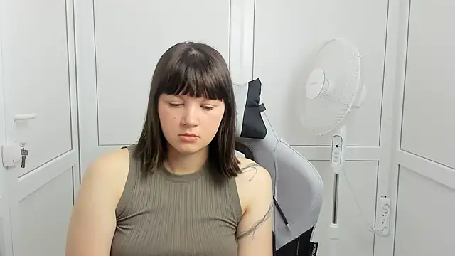 Vanilla Vixen online show from 06-06-26, 05:56