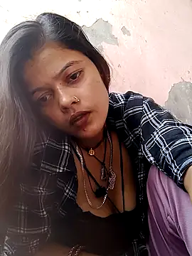 Snapshot of Hot_bhabi0123 chatting on 06-27-26, 04:28 Hot bhabi0123 online show from 06-27-26, 04:28