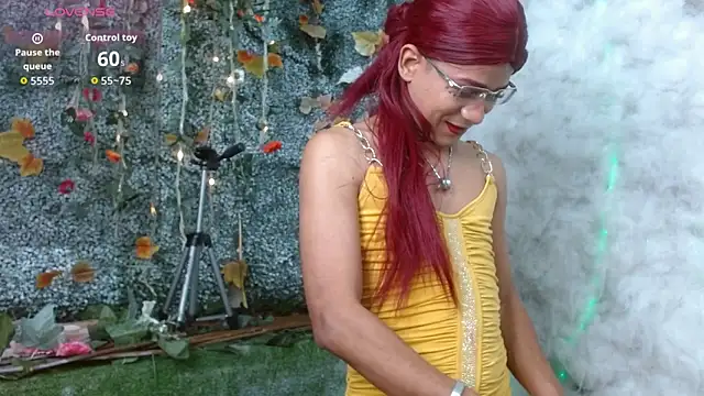 Snapshot of Valensmile chatting on 06-17-26, 07:59 Valensmile online show from 06-17-26, 07:59