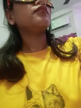 Hot-Rani-76 online show from 06-19-26, 03:38