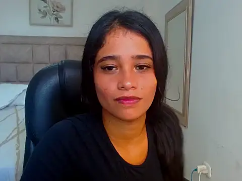 Samanthafinexxox online show from 06-11-26, 05:00