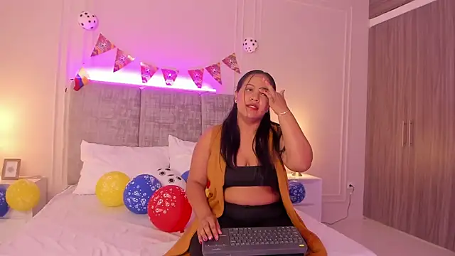 Emma-Velez online show from 06-20-26, 01:58