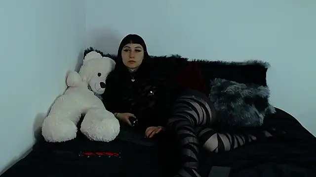 Snapshot of x_lilith_ chatting on 06-16-26, 10:23 x lilith online show from 06-16-26, 10:23