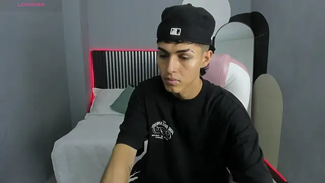 Axel Mendozaa online show from 06-16-26, 08:00