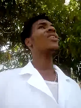 Snapshot of dantecruz19 chatting on 06-23-26, 05:55 dantecruz19 online show from 06-23-26, 05:55