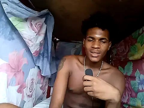 Snapshot of dantecruz19 chatting on 07-12-26, 08:33 dantecruz19 online show from 07-12-26, 08:33