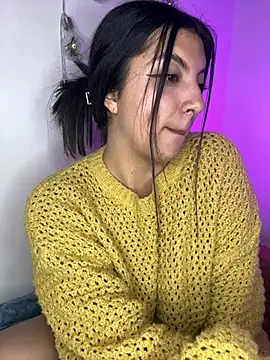 Snapshot of isara_a chatting on 06-18-26, 09:14 isara a online show from 06-18-26, 09:14