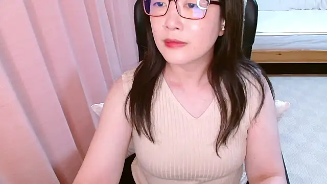 LENA-xo online show from 06-14-26, 06:15