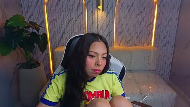 samantha tx  online show from 06-17-26, 03:09