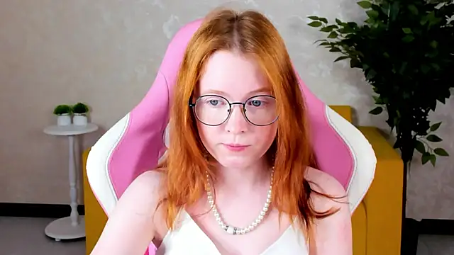 Snapshot of ari-kittyy chatting on 06-16-26, 04:04 ari-kittyy online show from 06-16-26, 04:04