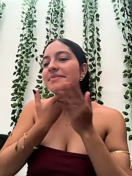 SophiCastro09  online show from 07-03-26, 02:23