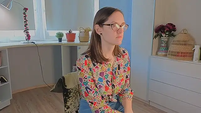 EstelaWeninger online show from 06-19-26, 04:06