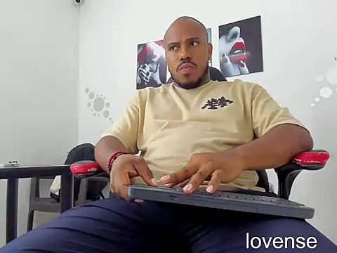 Snapshot of AlessandroHammed chatting on 07-10-26, 02:41 AlessandroHammed online show from 07-10-26, 02:41