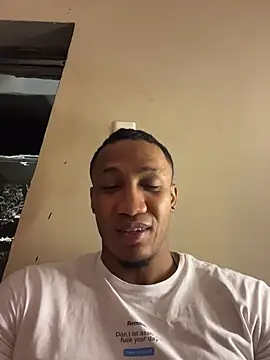Snapshot of LoganVarela chatting on 07-21-26, 01:19 LoganVarela online show from 07-21-26, 01:19