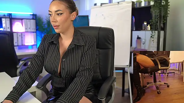 BabesGoWild online show from 04-14-26, 04:51