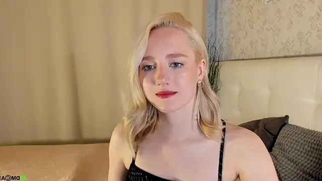 Chloe-Deccer online show from 06-26-26, 01:21
