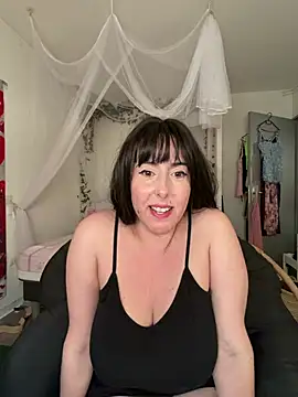 juliee1979 online show from 06-25-26, 06:12