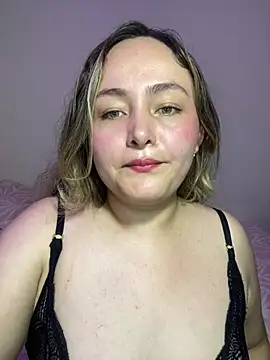 Snapshot of Rositafresitaa chatting on 06-11-26, 11:47 Rositafresitaa online show from 06-11-26, 11:47