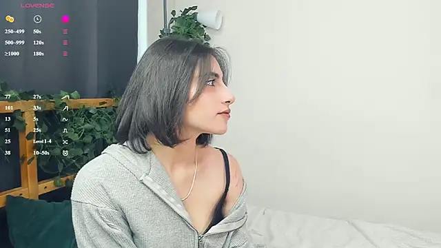 LunarLori online show from 07-14-26, 10:21