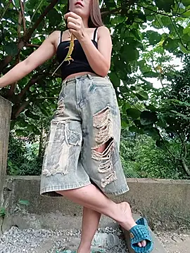 Snapshot of Sky-beo chatting on 06-24-26, 11:04 Sky-beo online show from 06-24-26, 11:04