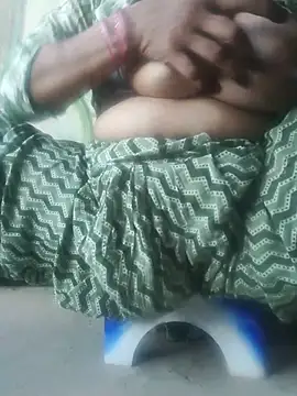 Snapshot of Your_Bhabhi69 chatting on 07-05-26, 11:45 Your Bhabhi69 online show from 07-05-26, 11:45
