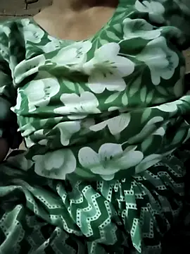 Snapshot of Your_Bhabhi69 chatting on 07-12-26, 12:01 Your Bhabhi69 online show from 07-12-26, 12:01