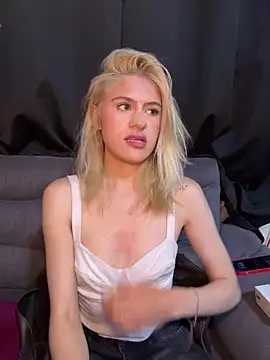Lia-firee online show from 06-11-26, 02:44