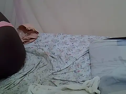 Snapshot of Rhina01 chatting on 07-07-26, 06:47 Rhina01 online show from 07-07-26, 06:47