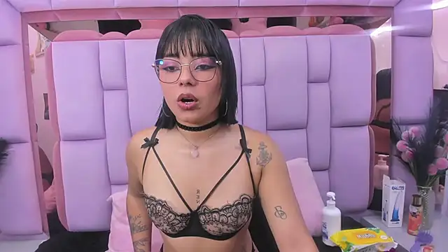 roxane vega online show from 07-15-26, 04:34