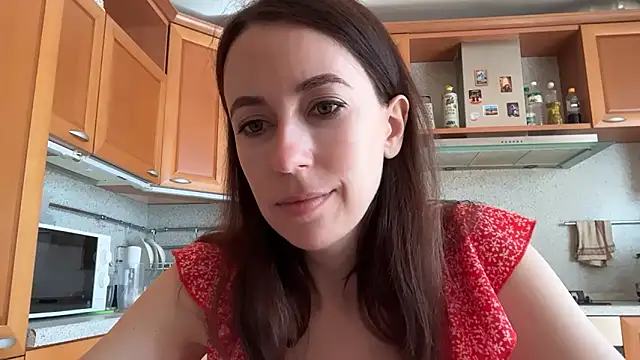 Snapshot of Flamingo_Queen chatting on 06-18-26, 06:13 Flamingo Queen online show from 06-18-26, 06:13