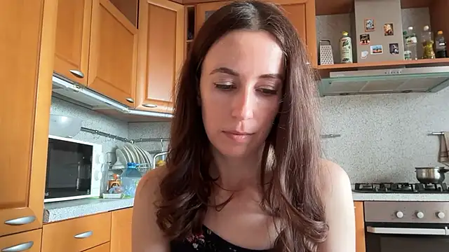 Snapshot of Flamingo_Queen chatting on 06-27-26, 01:17 Flamingo Queen online show from 06-27-26, 01:17