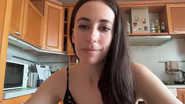 Snapshot of Flamingo_Queen chatting on 07-14-26, 10:32 Flamingo Queen online show from 07-14-26, 10:32