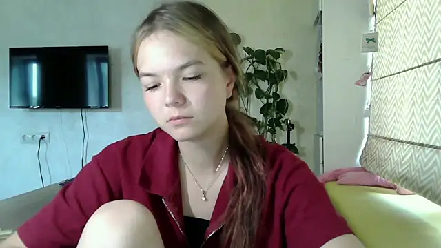 AvrilGillig online show from 07-23-26, 10:13