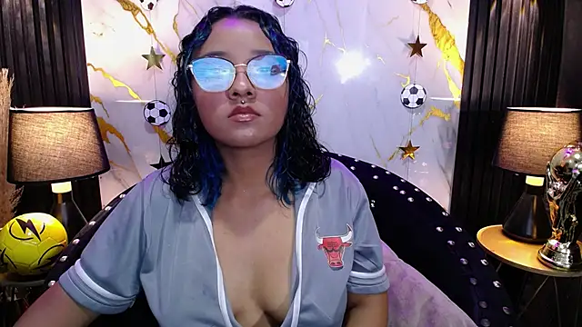 JuicyBoobix online show from 06-11-26, 01:31