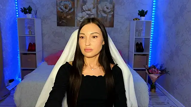 NikoleMills online show from 06-20-26, 07:33