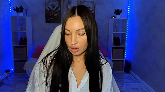 NikoleMills online show from 06-29-26, 05:14