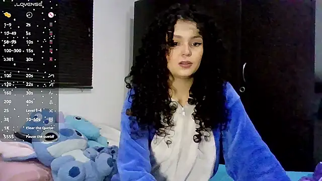 Snapshot of Diamond_Curls chatting on 06-30-26, 03:46 Diamond Curls online show from 06-30-26, 03:46