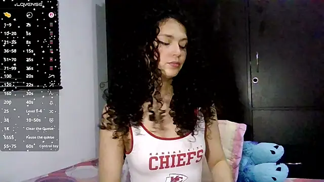 Snapshot of Diamond_Curls chatting on 07-16-26, 03:29 Diamond Curls online show from 07-16-26, 03:29