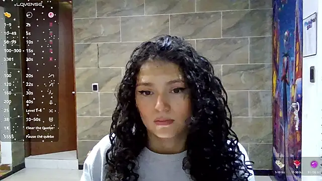 Snapshot of Diamond_Curls chatting on 07-28-26, 03:43 Diamond Curls online show from 07-28-26, 03:43