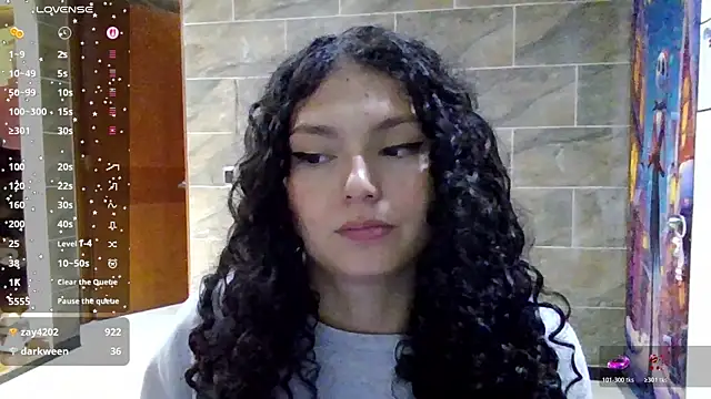 Snapshot of Diamond_Curls chatting on 07-28-26, 06:20 Diamond Curls online show from 07-28-26, 06:20