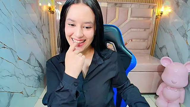 Aleja r  online show from 06-29-26, 07:36
