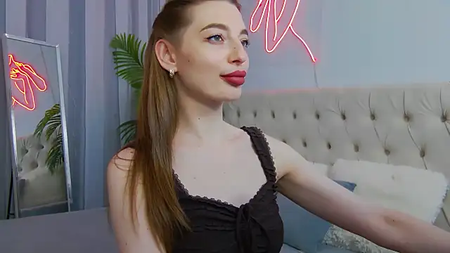 NicolSkye online show from 06-12-26, 01:54