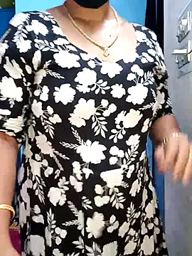 Snapshot of tamil_sarah chatting on 07-27-26, 05:25 tamil sarah online show from 07-27-26, 05:25